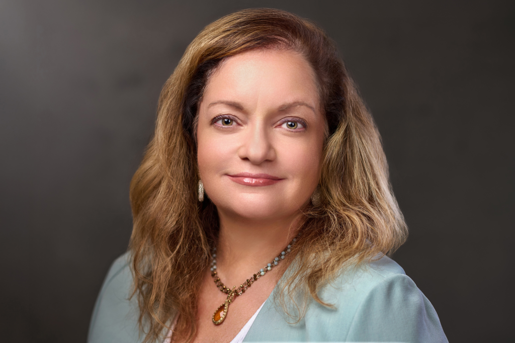 Image of Lisa Gomez
